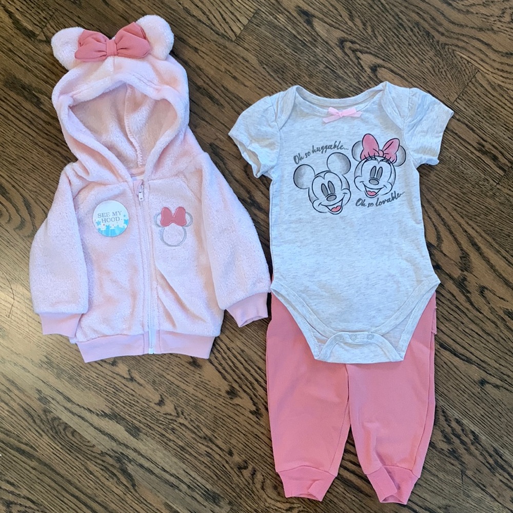 Brand new! Never been worn Disney set!